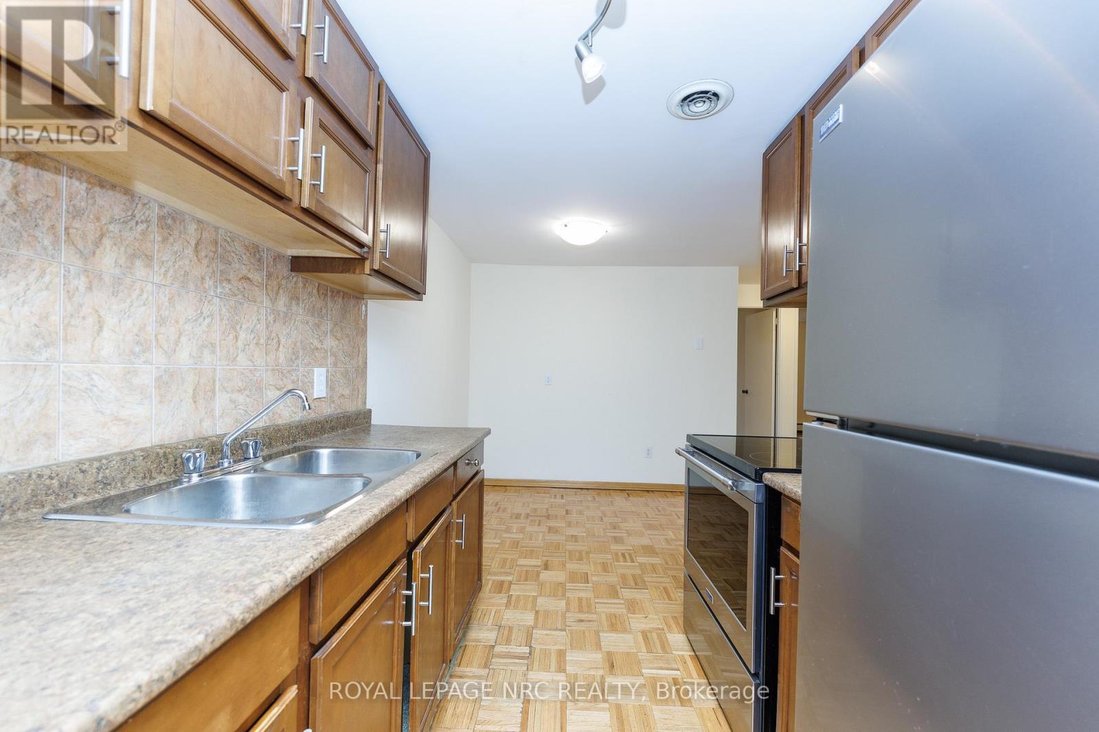 












209 - 264 GRANTHAM AVENUE

,
St. Catharines (Carlton/Bunting),




Ontario
L2M5B5

