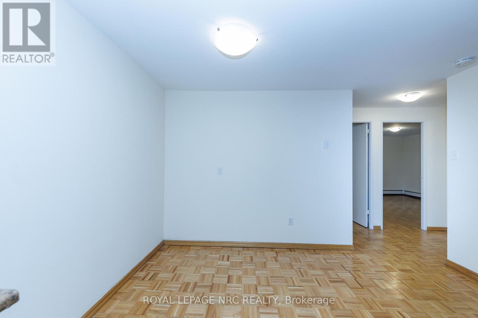 












209 - 264 GRANTHAM AVENUE

,
St. Catharines (Carlton/Bunting),




Ontario
L2M5B5

