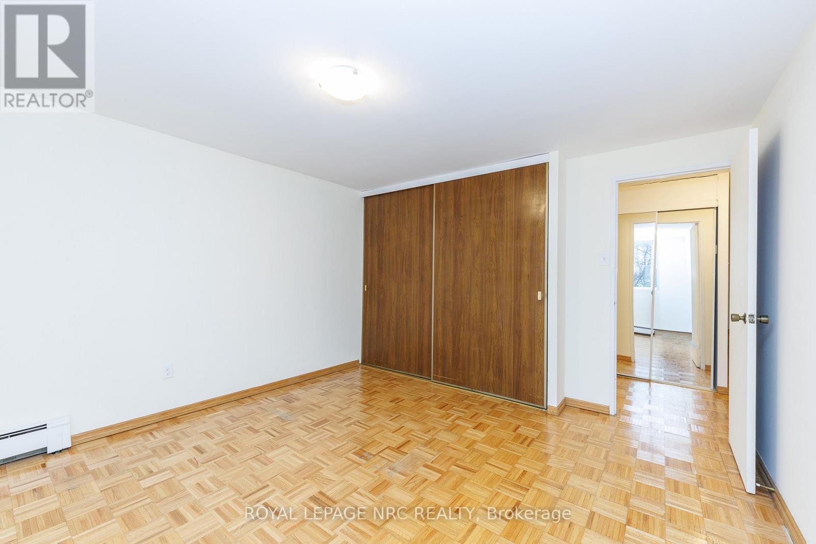 












209 - 264 GRANTHAM AVENUE

,
St. Catharines (Carlton/Bunting),




Ontario
L2M5B5


