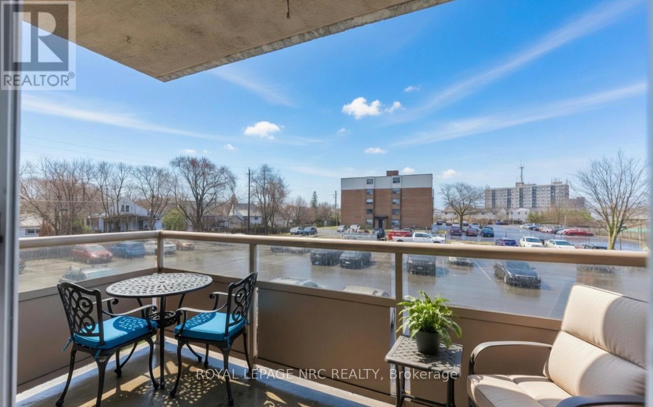 












209 - 264 GRANTHAM AVENUE

,
St. Catharines (Carlton/Bunting),




Ontario
L2M5B5

