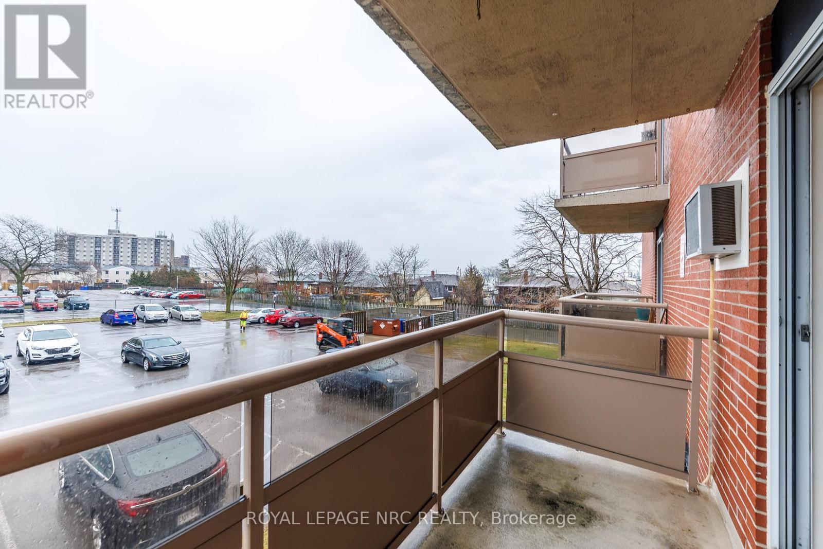 












209 - 264 GRANTHAM AVENUE

,
St. Catharines (Carlton/Bunting),




Ontario
L2M5B5

