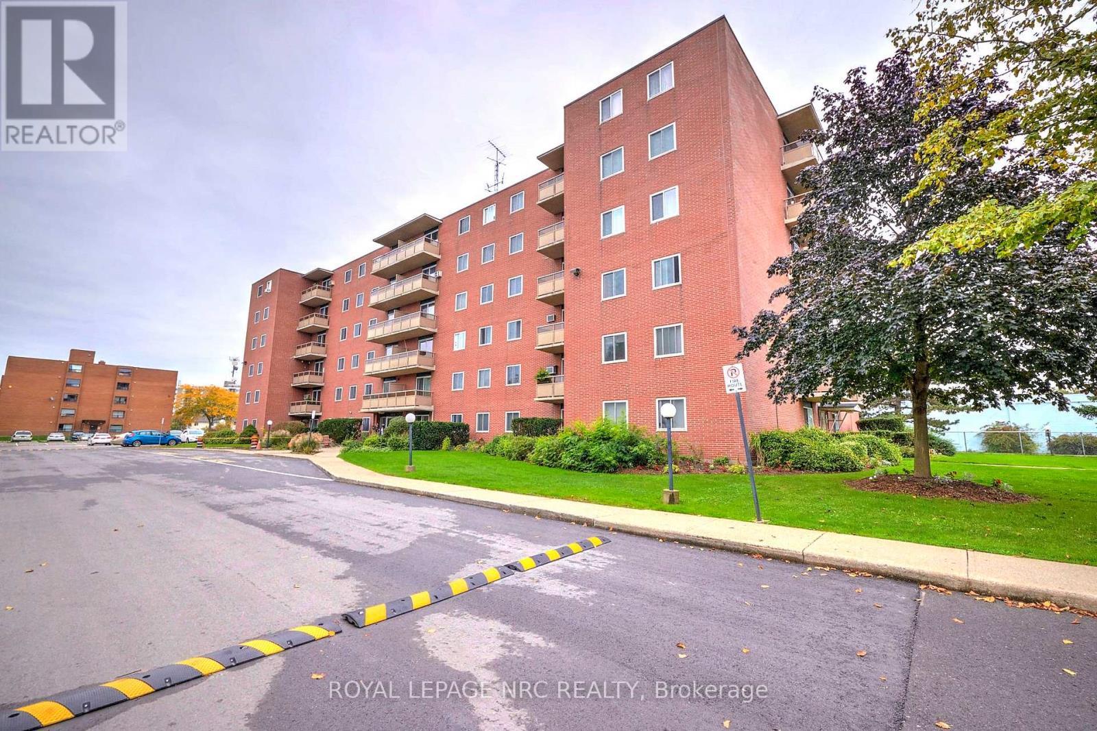 












209 - 264 GRANTHAM AVENUE

,
St. Catharines (Carlton/Bunting),




Ontario
L2M5B5

