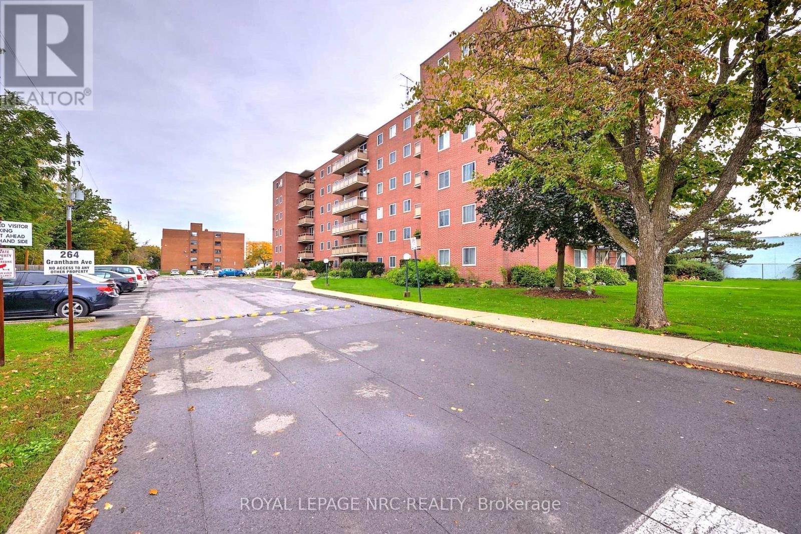 












209 - 264 GRANTHAM AVENUE

,
St. Catharines (Carlton/Bunting),




Ontario
L2M5B5

