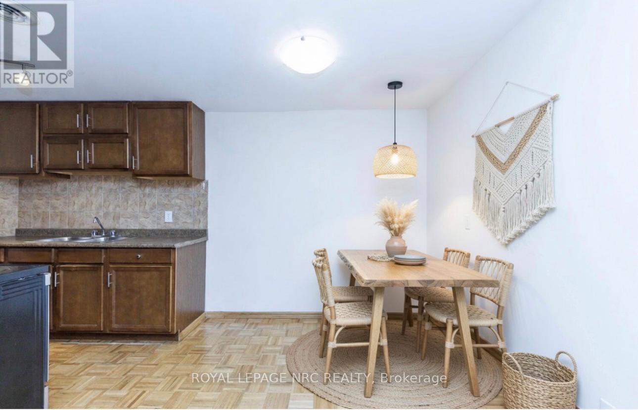 












209 - 264 GRANTHAM AVENUE

,
St. Catharines (Carlton/Bunting),




Ontario
L2M5B5

