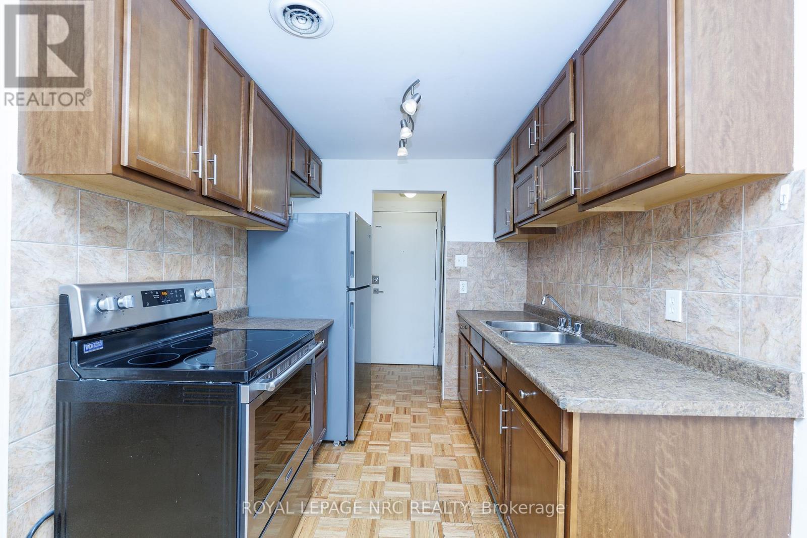












209 - 264 GRANTHAM AVENUE

,
St. Catharines (Carlton/Bunting),




Ontario
L2M5B5

