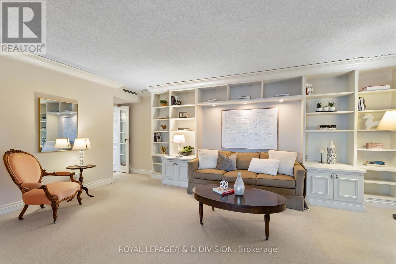 












1405 - 63 ST CLAIR AVENUE W

,
Toronto,




Ontario
M4V2Y9

