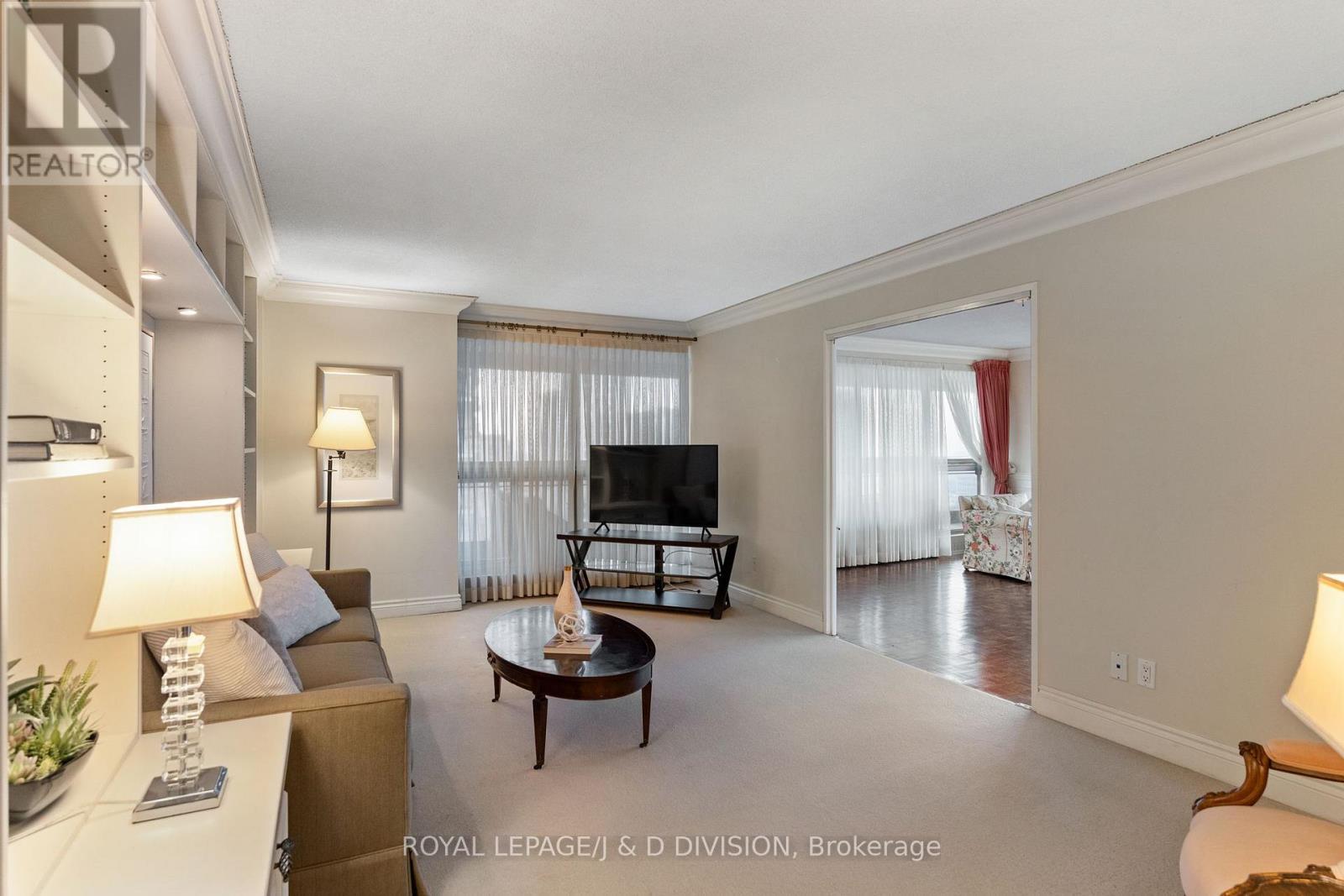 












1405 - 63 ST CLAIR AVENUE W

,
Toronto,




Ontario
M4V2Y9

