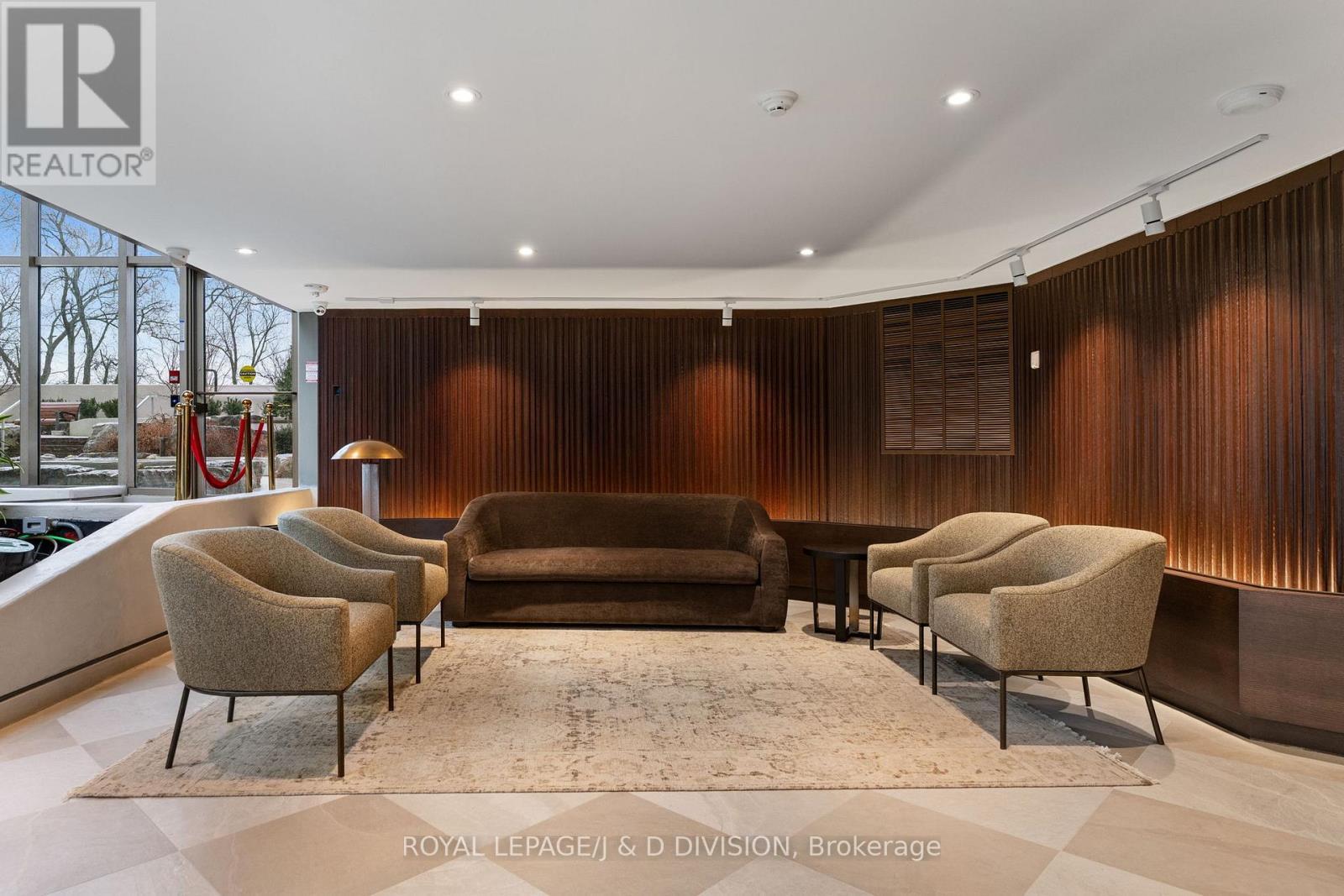 












1405 - 63 ST CLAIR AVENUE W

,
Toronto,




Ontario
M4V2Y9

