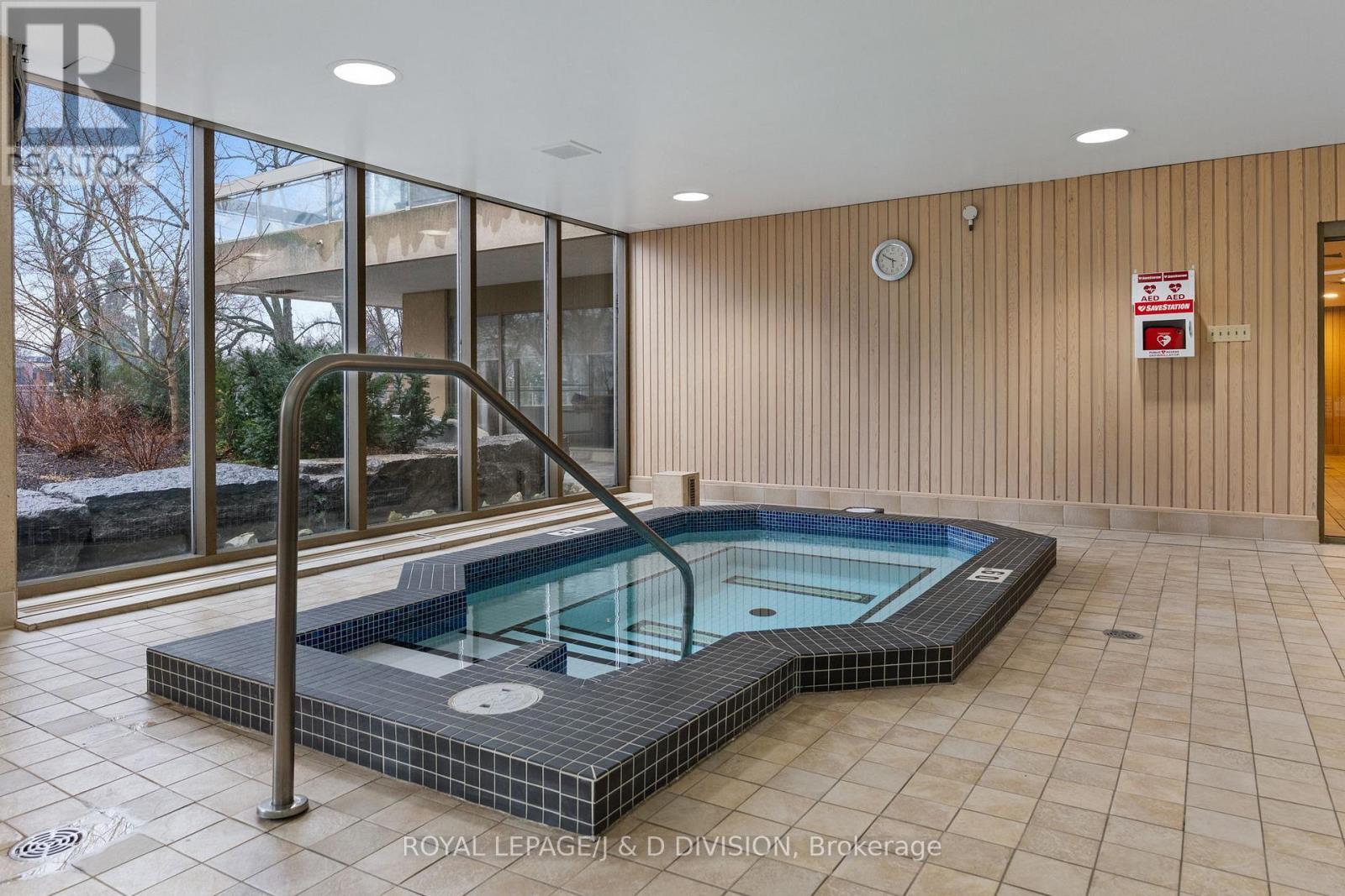 












1405 - 63 ST CLAIR AVENUE W

,
Toronto,




Ontario
M4V2Y9

