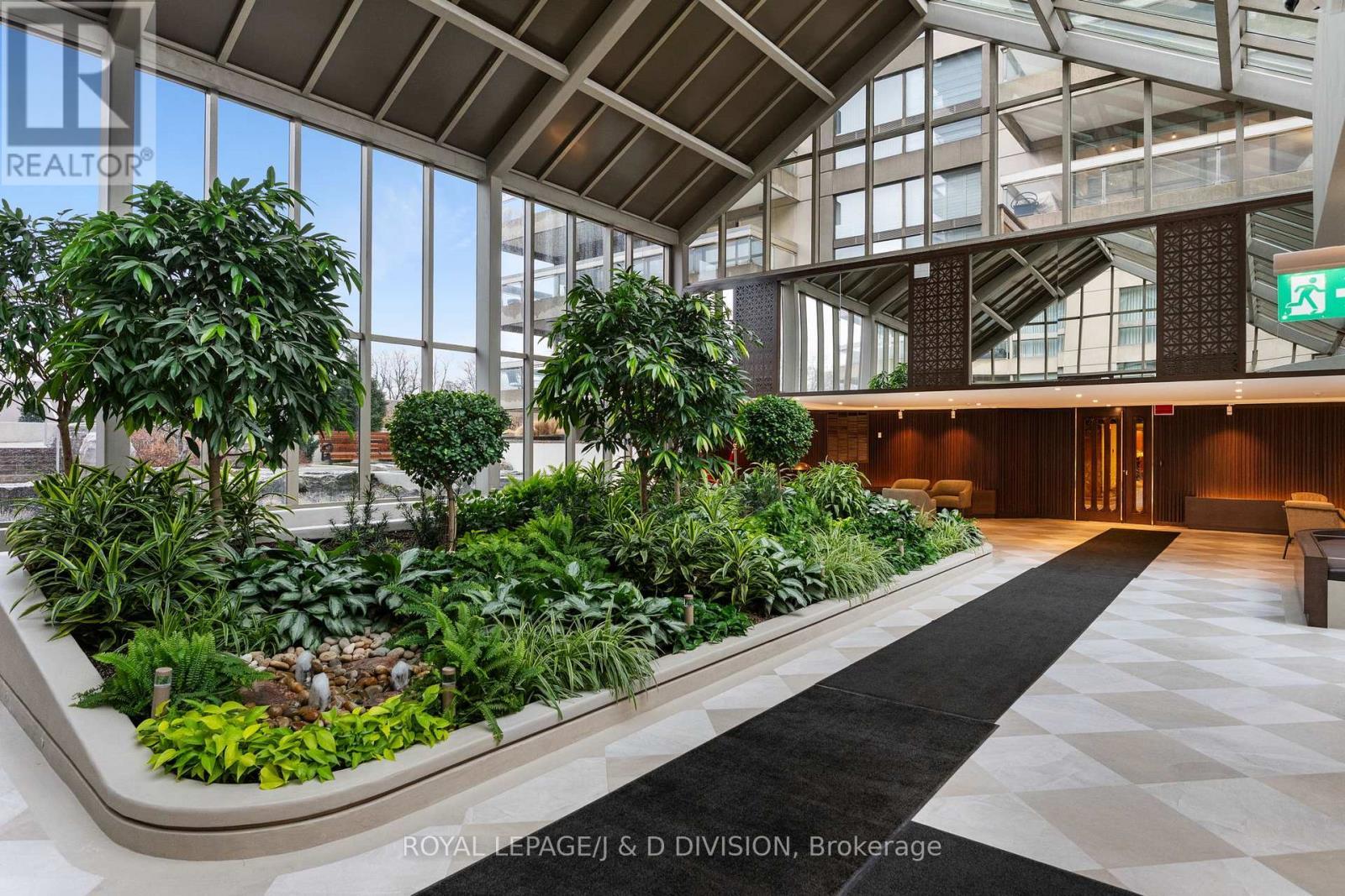 












1405 - 63 ST CLAIR AVENUE W

,
Toronto,




Ontario
M4V2Y9

