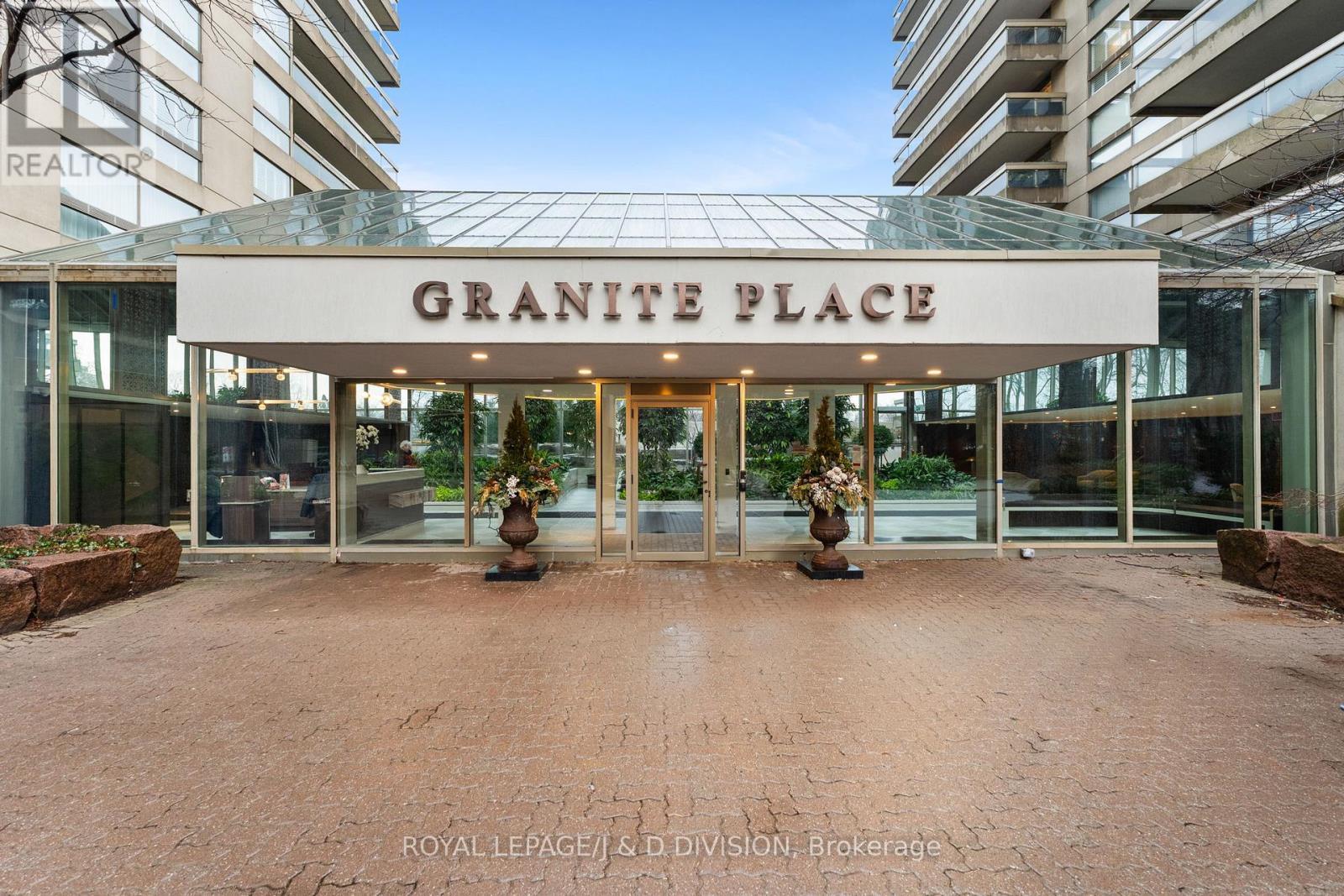 












1405 - 63 ST CLAIR AVENUE W

,
Toronto,




Ontario
M4V2Y9

