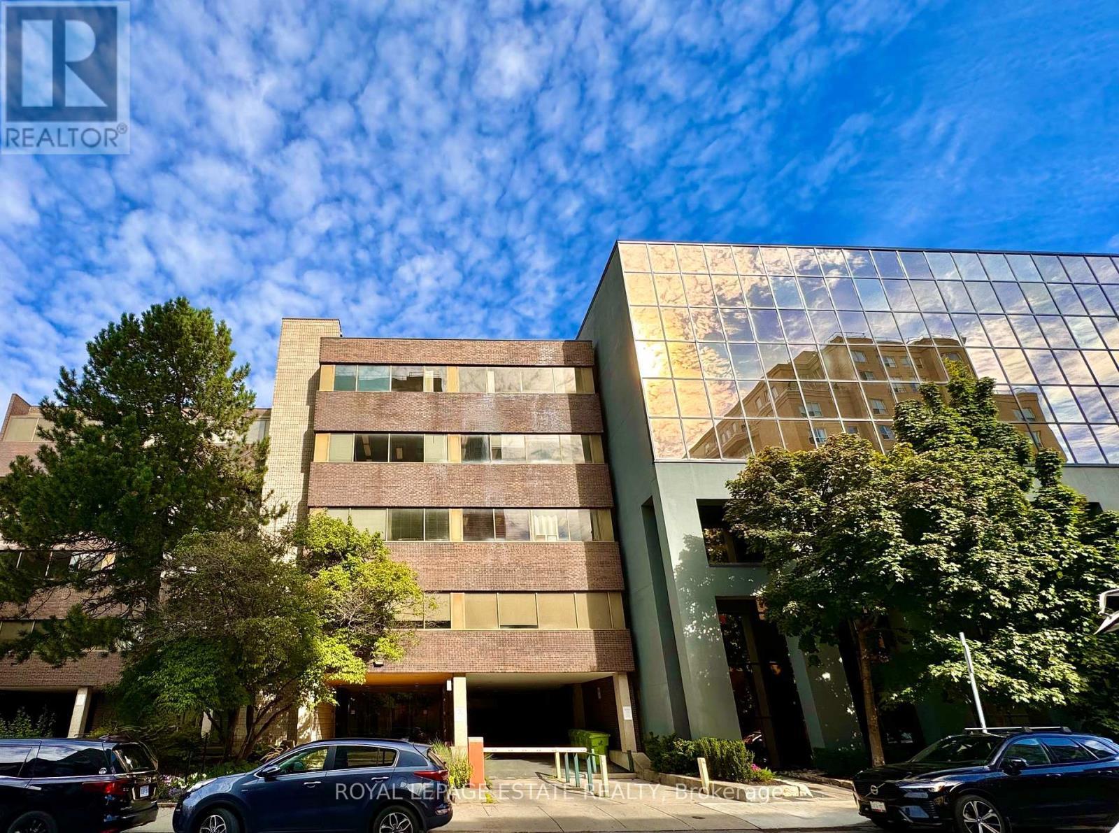 












305 - 124 MERTON STREET

,
Toronto,




Ontario
M4S2Z2


