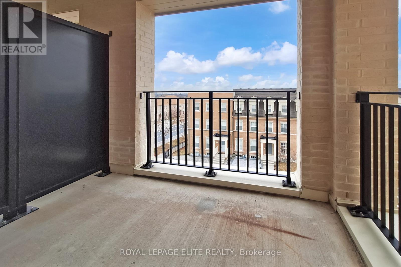 












313 - 101 CATHEDRAL HIGH STREET

,
Markham,




Ontario
L6C3L8

