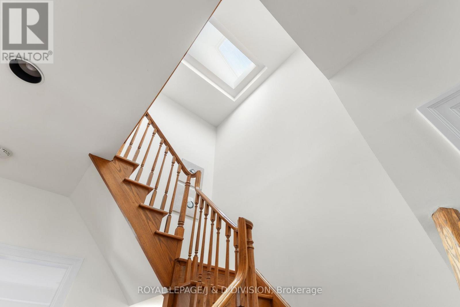 












77 CHAPLIN CRESCENT

,
Toronto,




Ontario
M5P1A4

