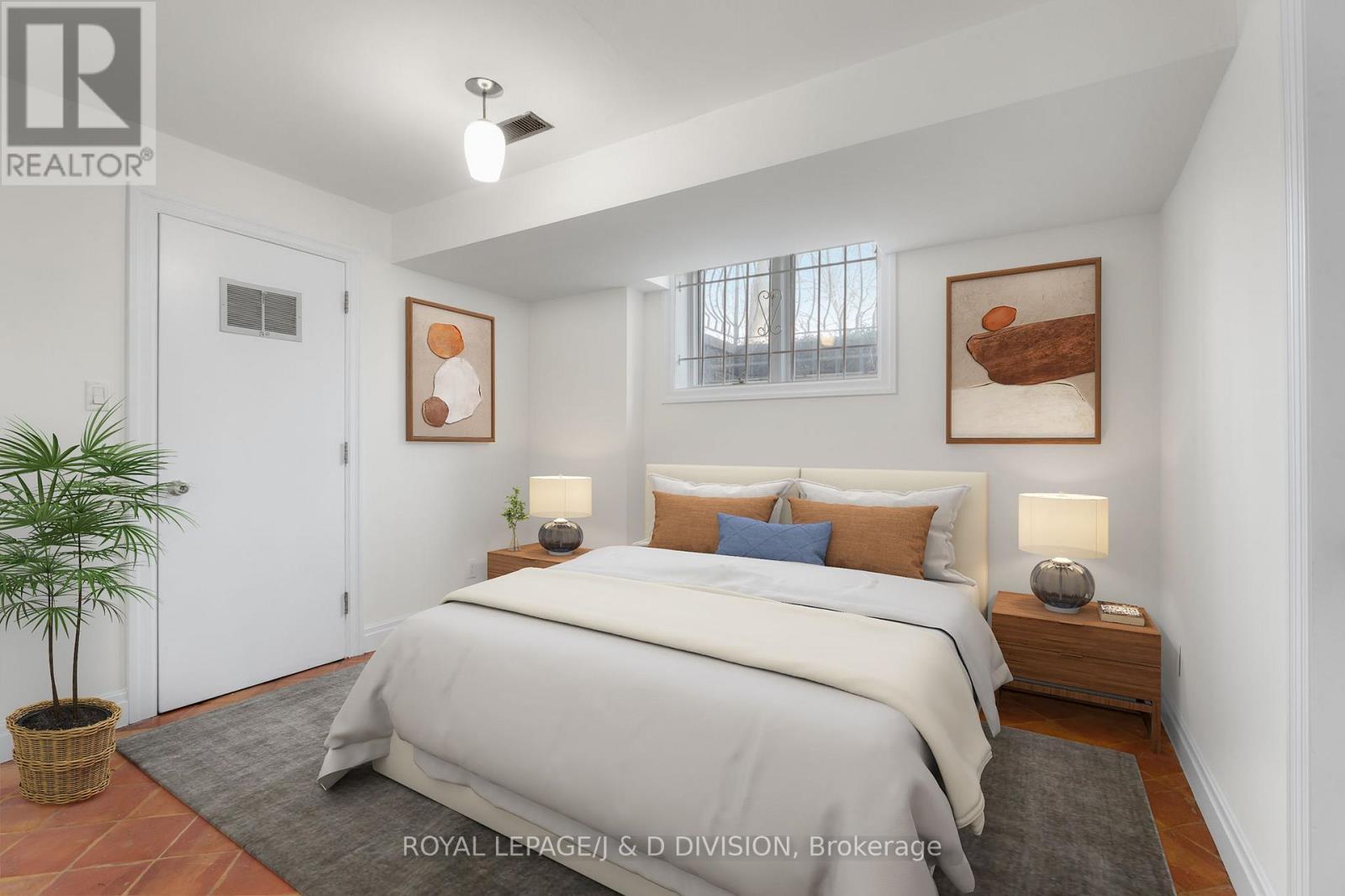 












77 CHAPLIN CRESCENT

,
Toronto,




Ontario
M5P1A4

