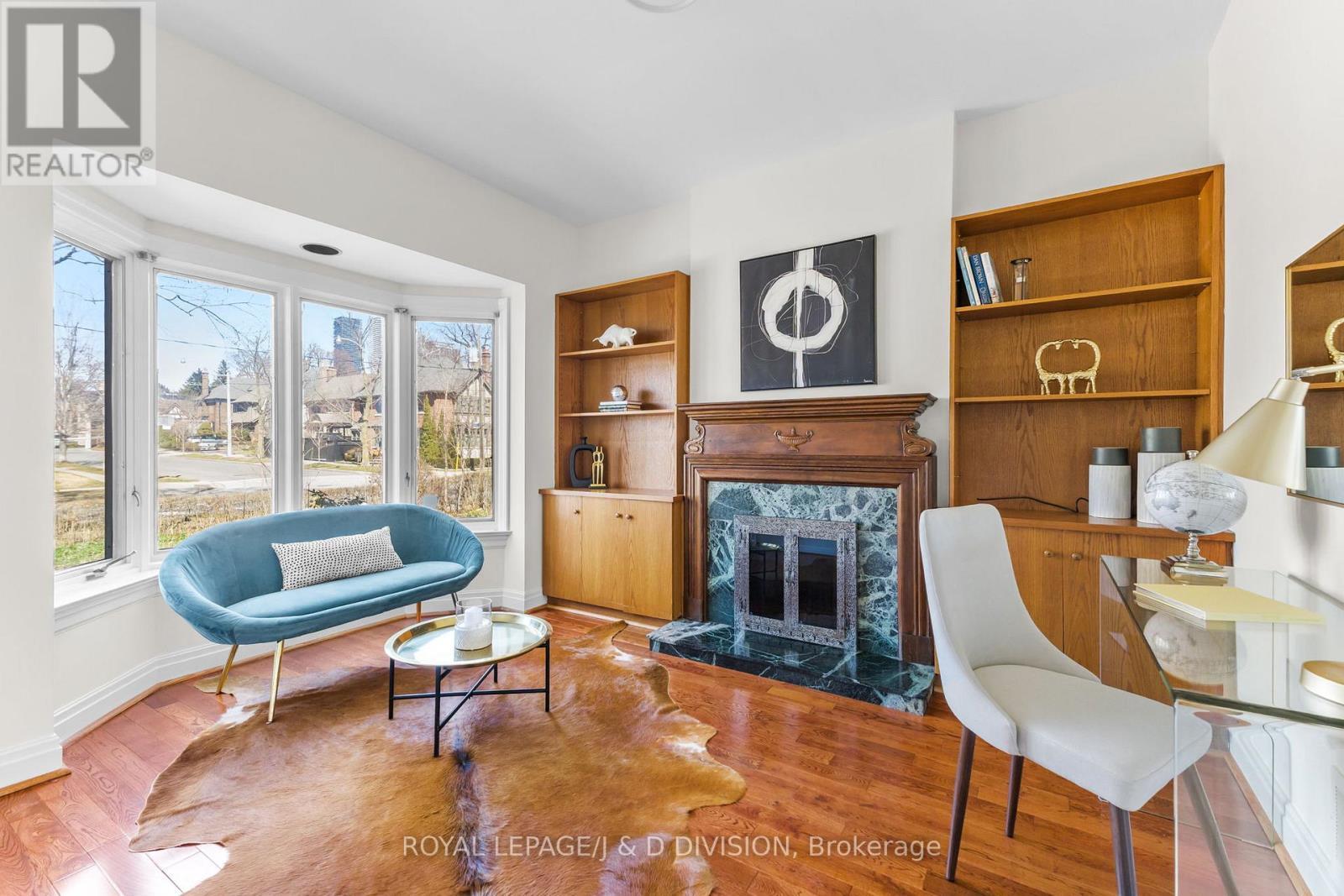 












77 CHAPLIN CRESCENT

,
Toronto,




Ontario
M5P1A4

