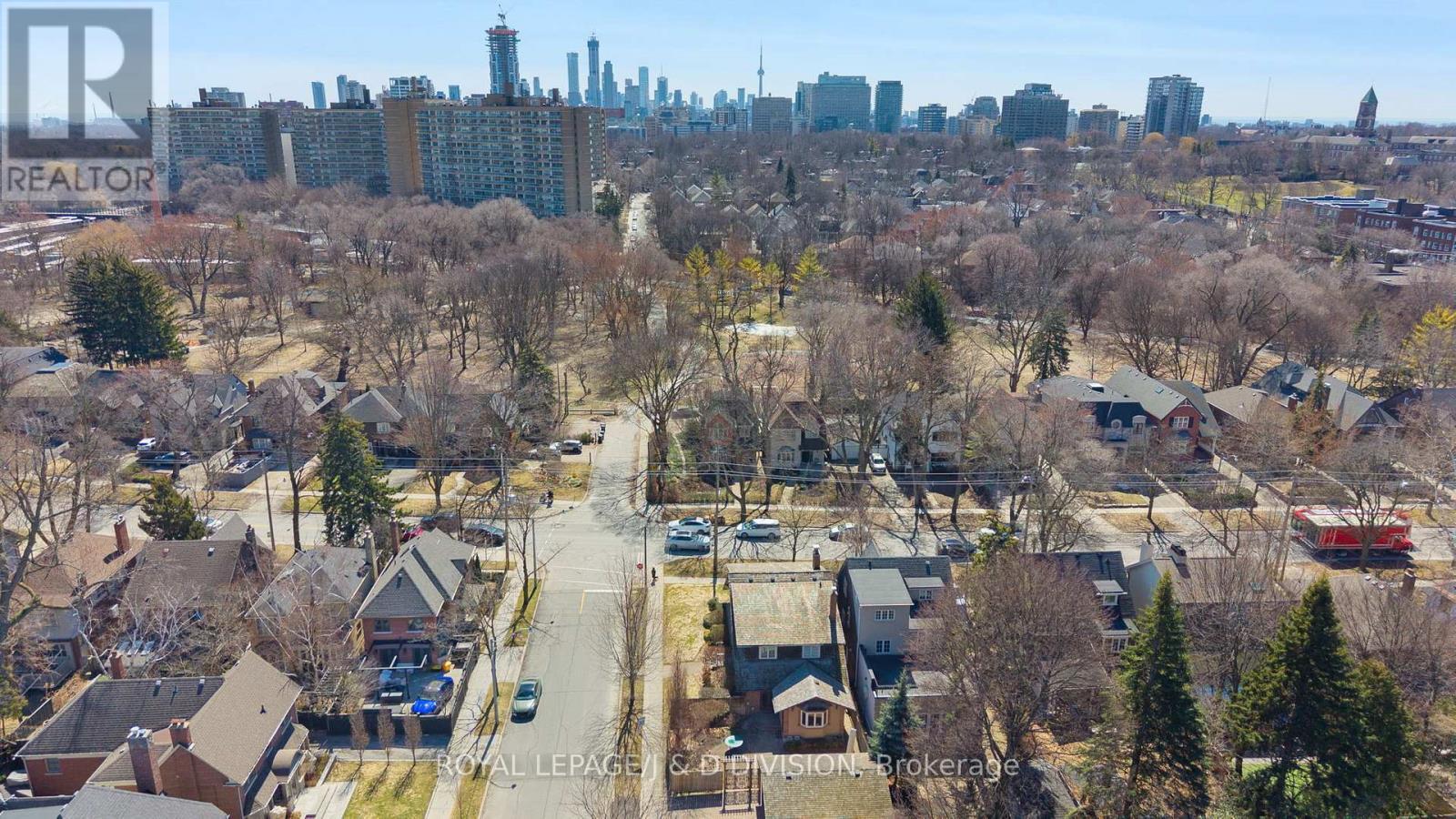 












77 CHAPLIN CRESCENT

,
Toronto,




Ontario
M5P1A4

