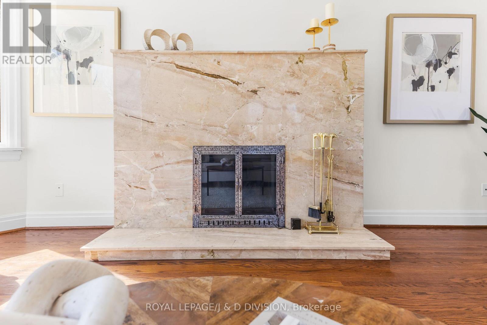 












77 CHAPLIN CRESCENT

,
Toronto,




Ontario
M5P1A4

