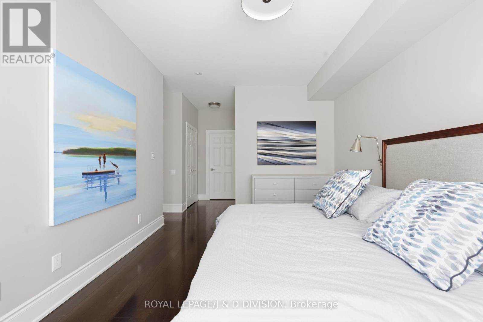 












401 - 55 DELISLE AVENUE

,
Toronto,




Ontario
M4V3C2

