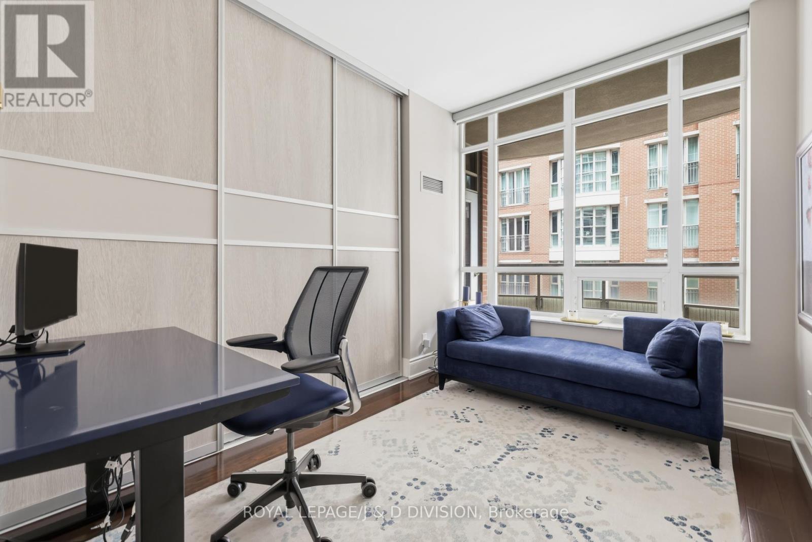 












401 - 55 DELISLE AVENUE

,
Toronto,




Ontario
M4V3C2

