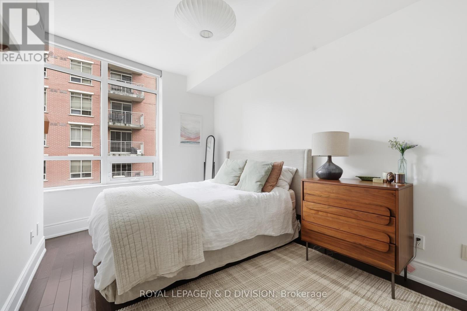 












401 - 55 DELISLE AVENUE

,
Toronto,




Ontario
M4V3C2

