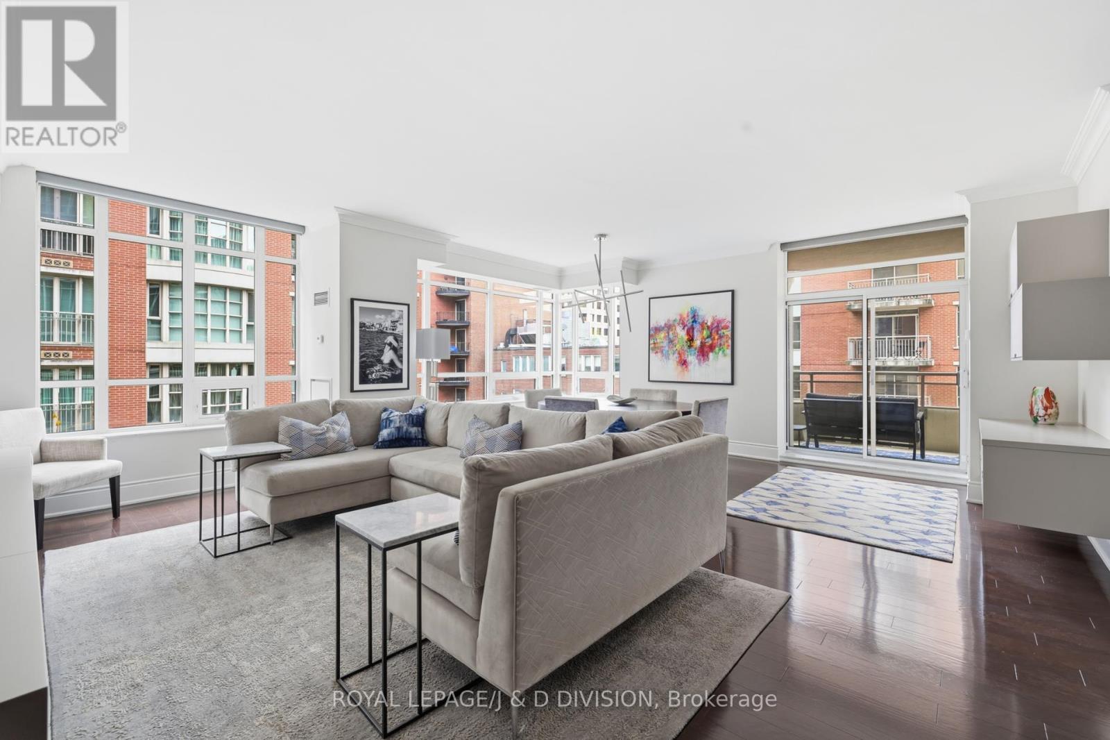 












401 - 55 DELISLE AVENUE

,
Toronto,




Ontario
M4V3C2

