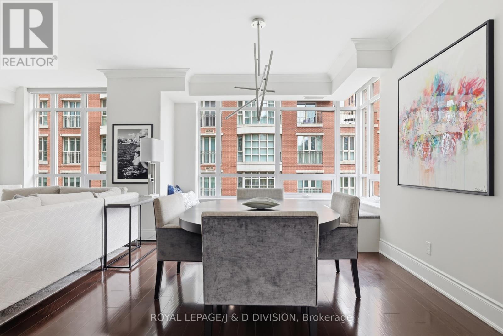 












401 - 55 DELISLE AVENUE

,
Toronto,




Ontario
M4V3C2

