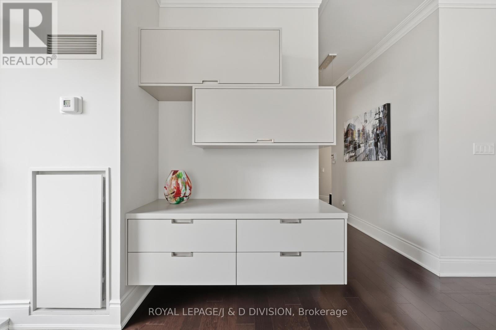 












401 - 55 DELISLE AVENUE

,
Toronto,




Ontario
M4V3C2

