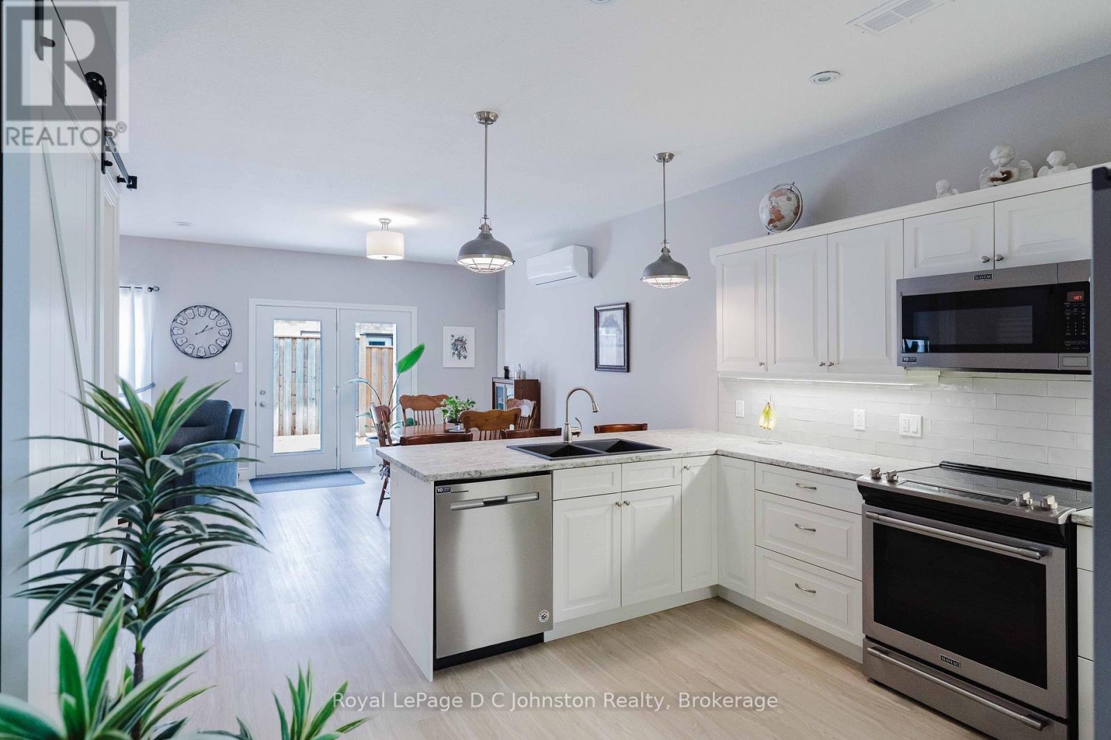 












1062 WATERLOO STREET

,
Saugeen Shores,




Ontario
N0H2C3

