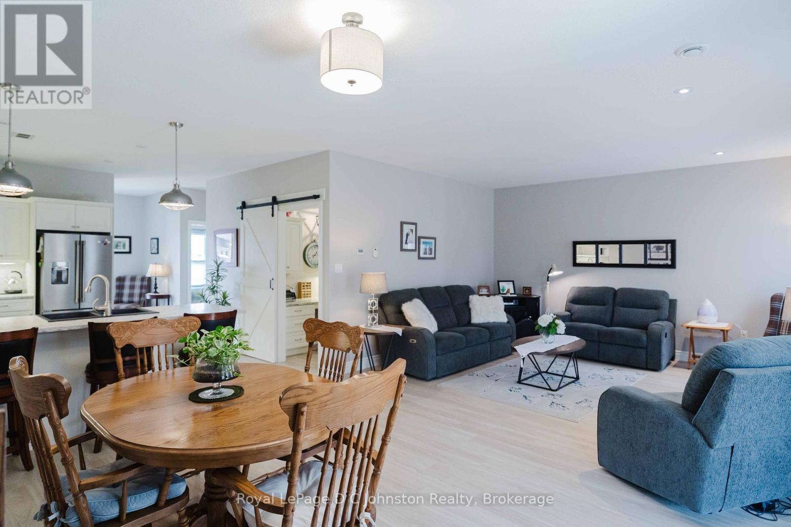 












1062 WATERLOO STREET

,
Saugeen Shores,




Ontario
N0H2C3

