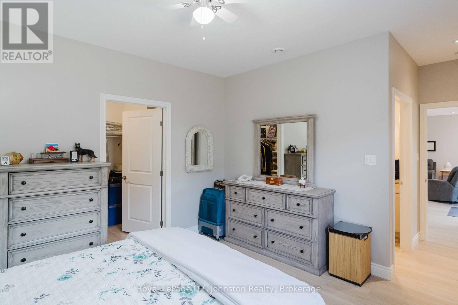 












1062 WATERLOO STREET

,
Saugeen Shores,




Ontario
N0H2C3

