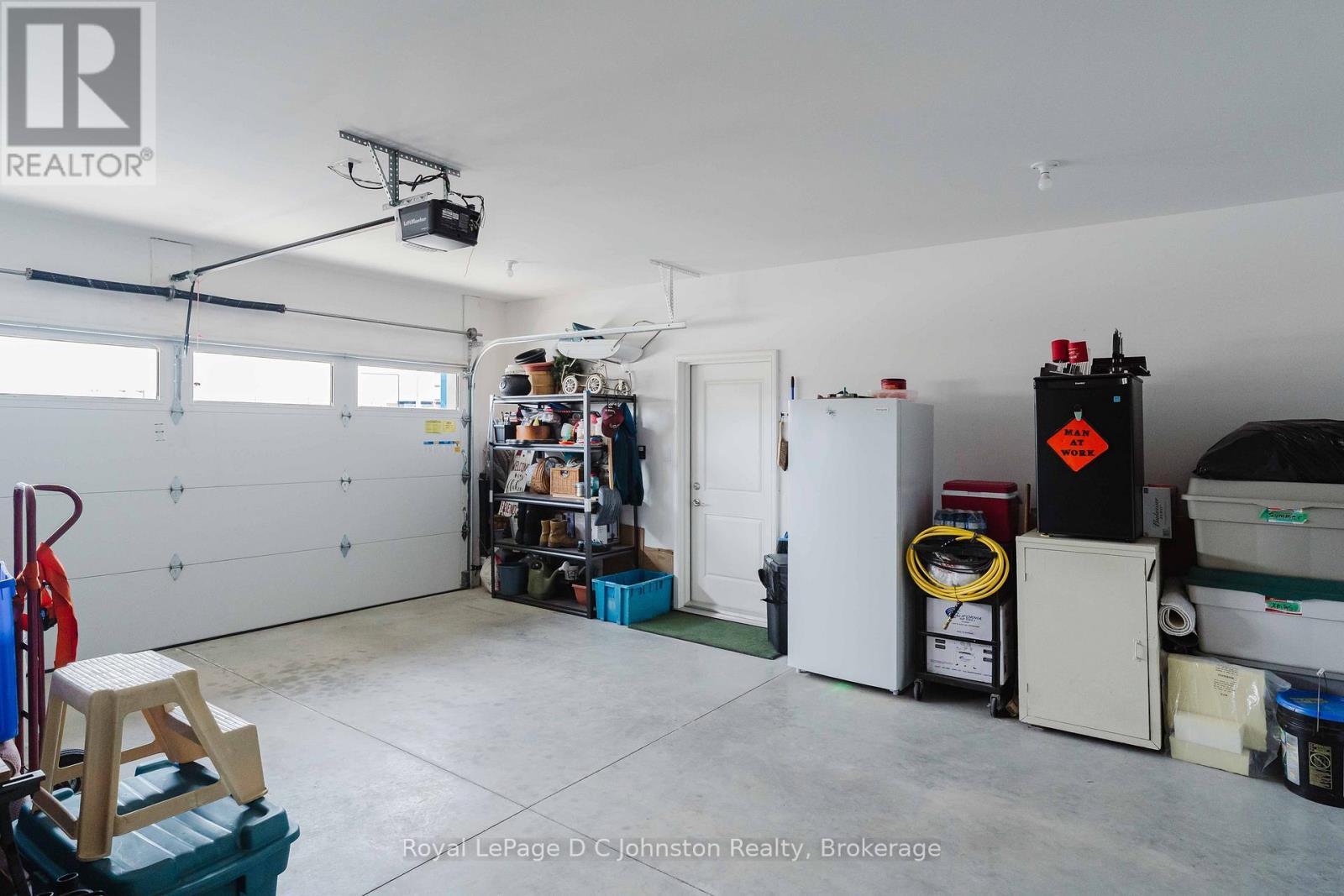 












1062 WATERLOO STREET

,
Saugeen Shores,




Ontario
N0H2C3

