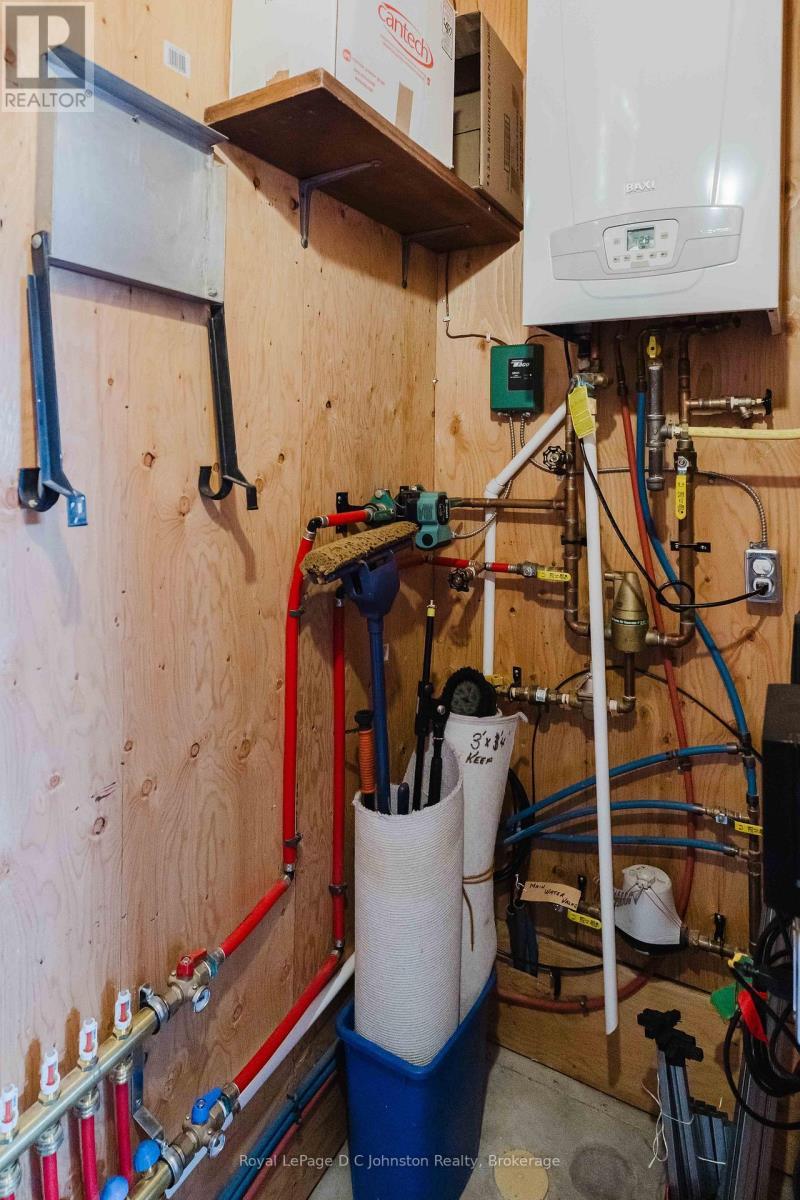 












1062 WATERLOO STREET

,
Saugeen Shores,




Ontario
N0H2C3

