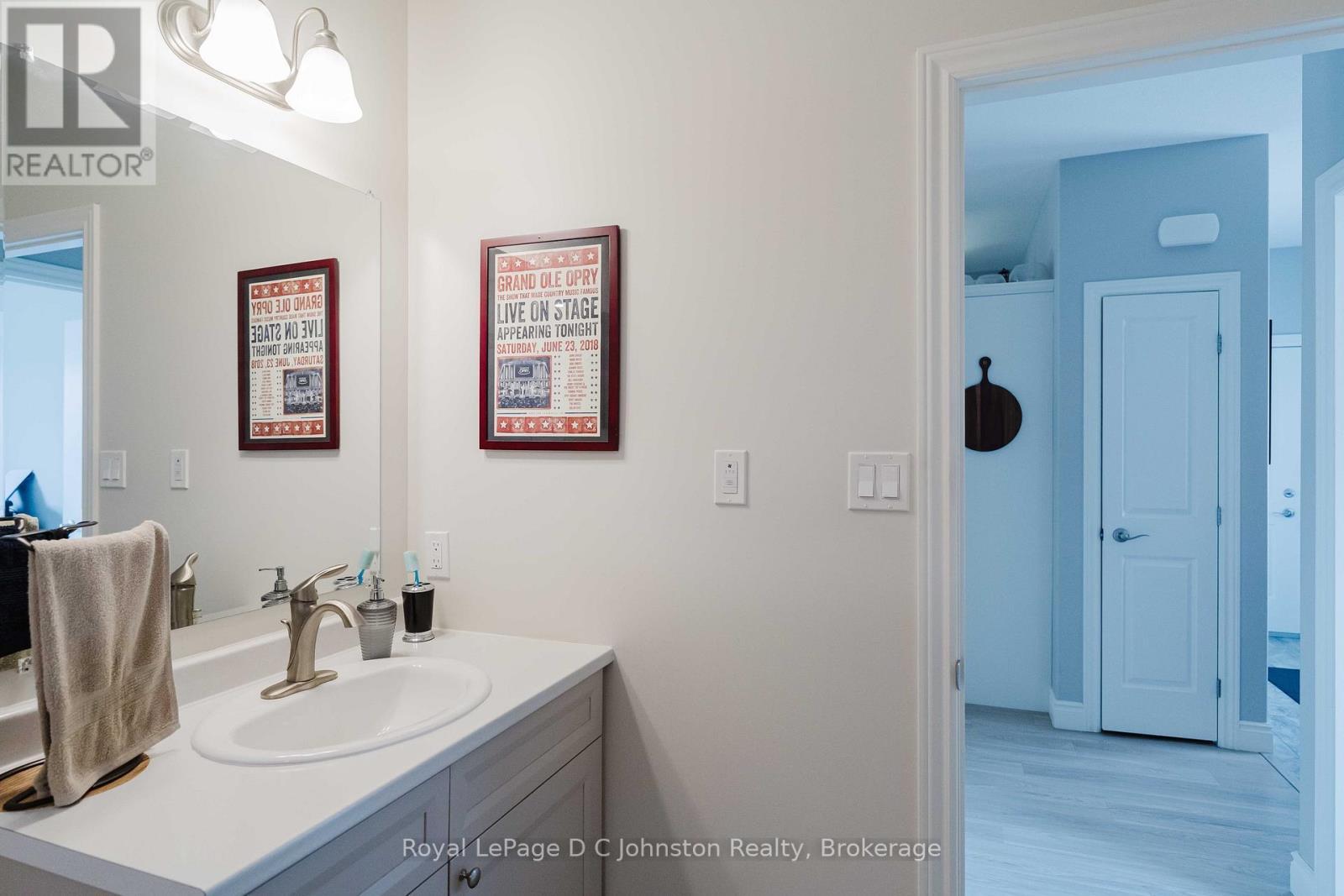 












1062 WATERLOO STREET

,
Saugeen Shores,




Ontario
N0H2C3

