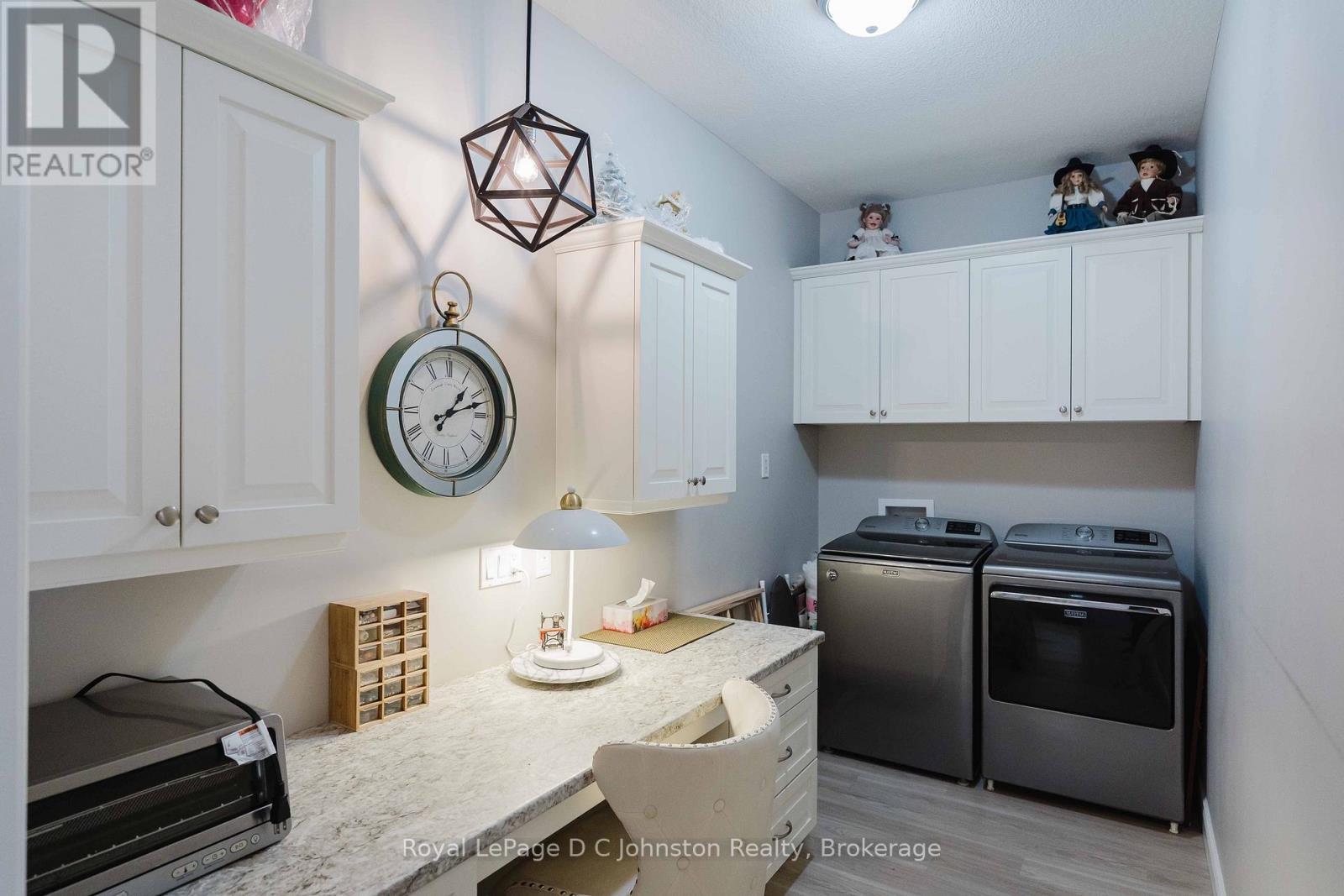 












1062 WATERLOO STREET

,
Saugeen Shores,




Ontario
N0H2C3

