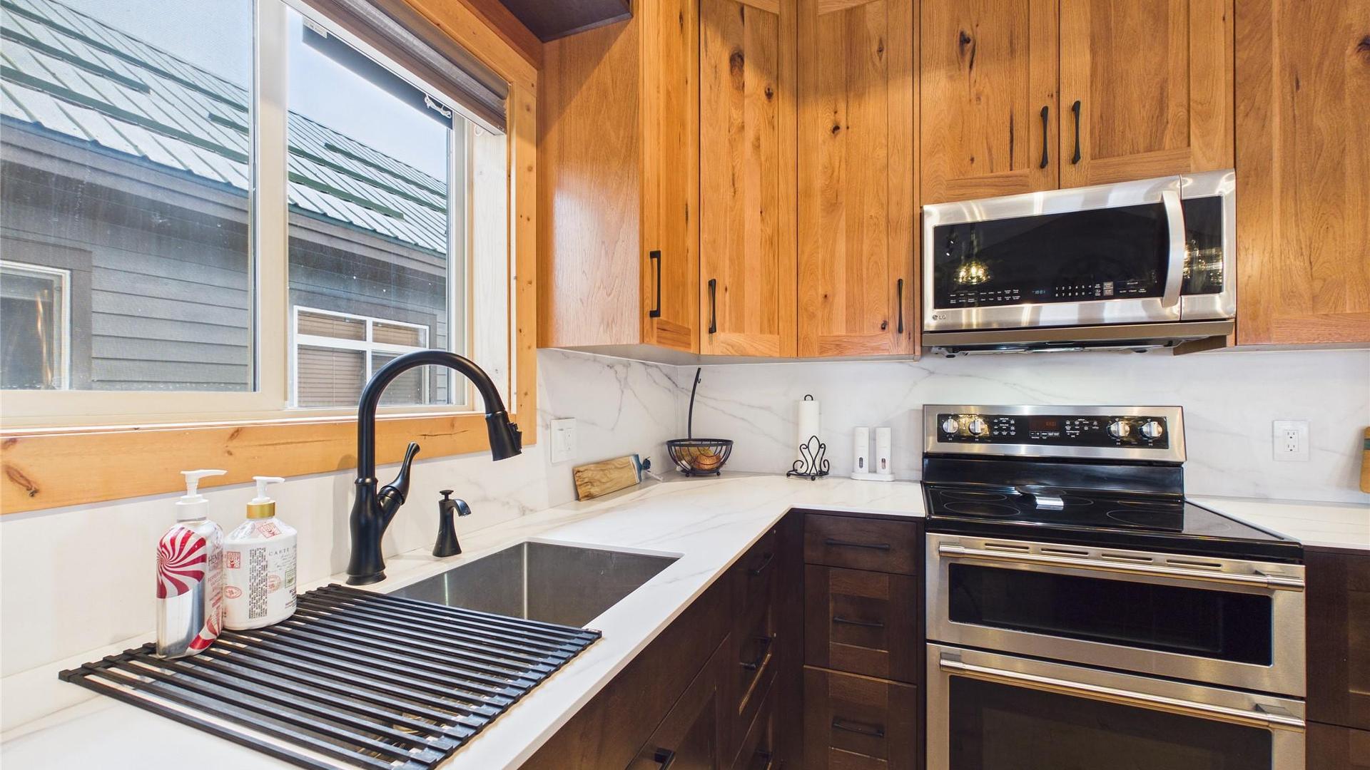 









6


Alpine Trail

Lane, B,
Fernie,




BC
V0B 1M5

