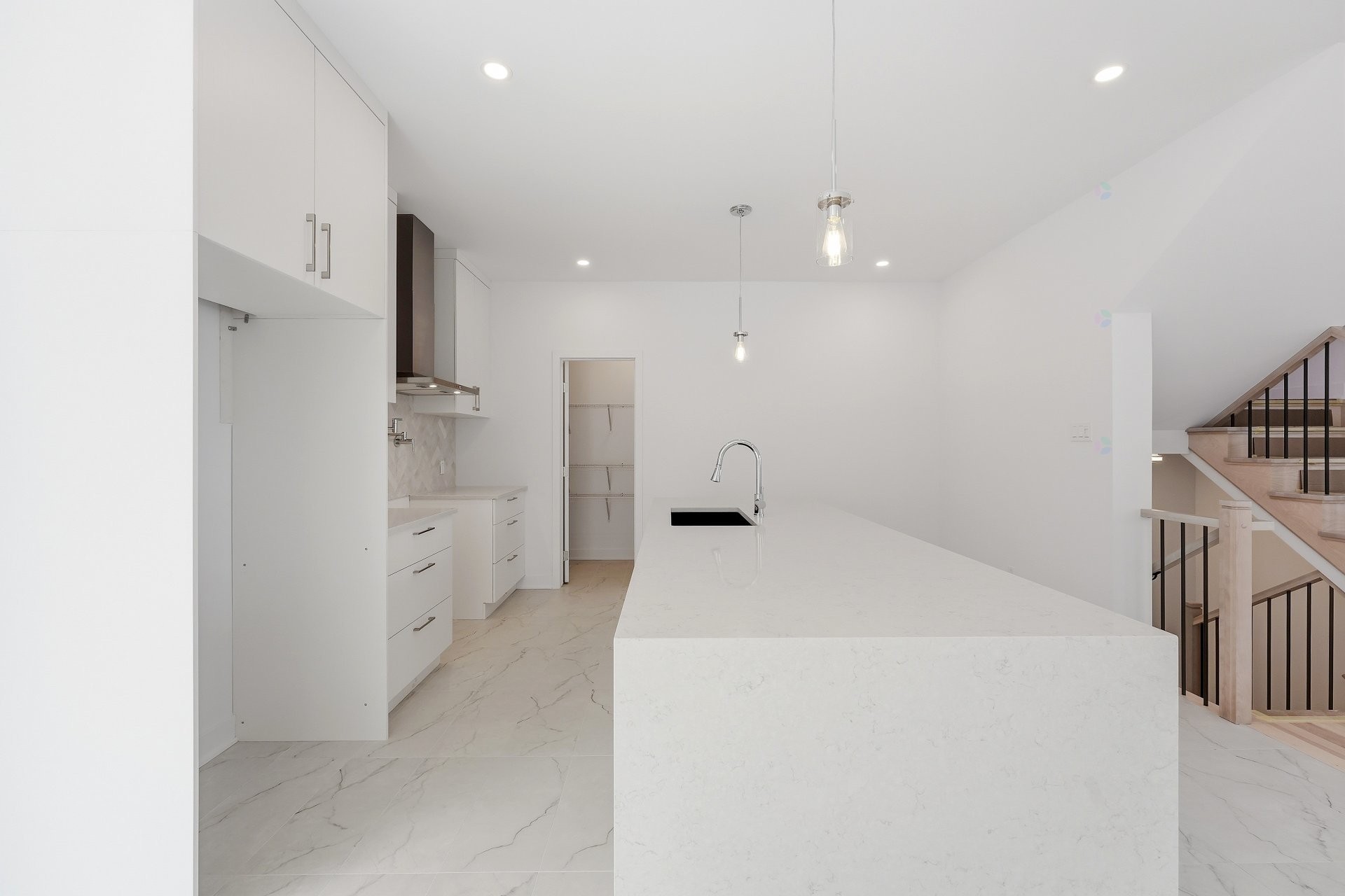 












Rue des Cèdres

,
L'Assomption,




QC
J5W5L3

