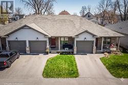 Small, quiet complex of bungalow townhouses