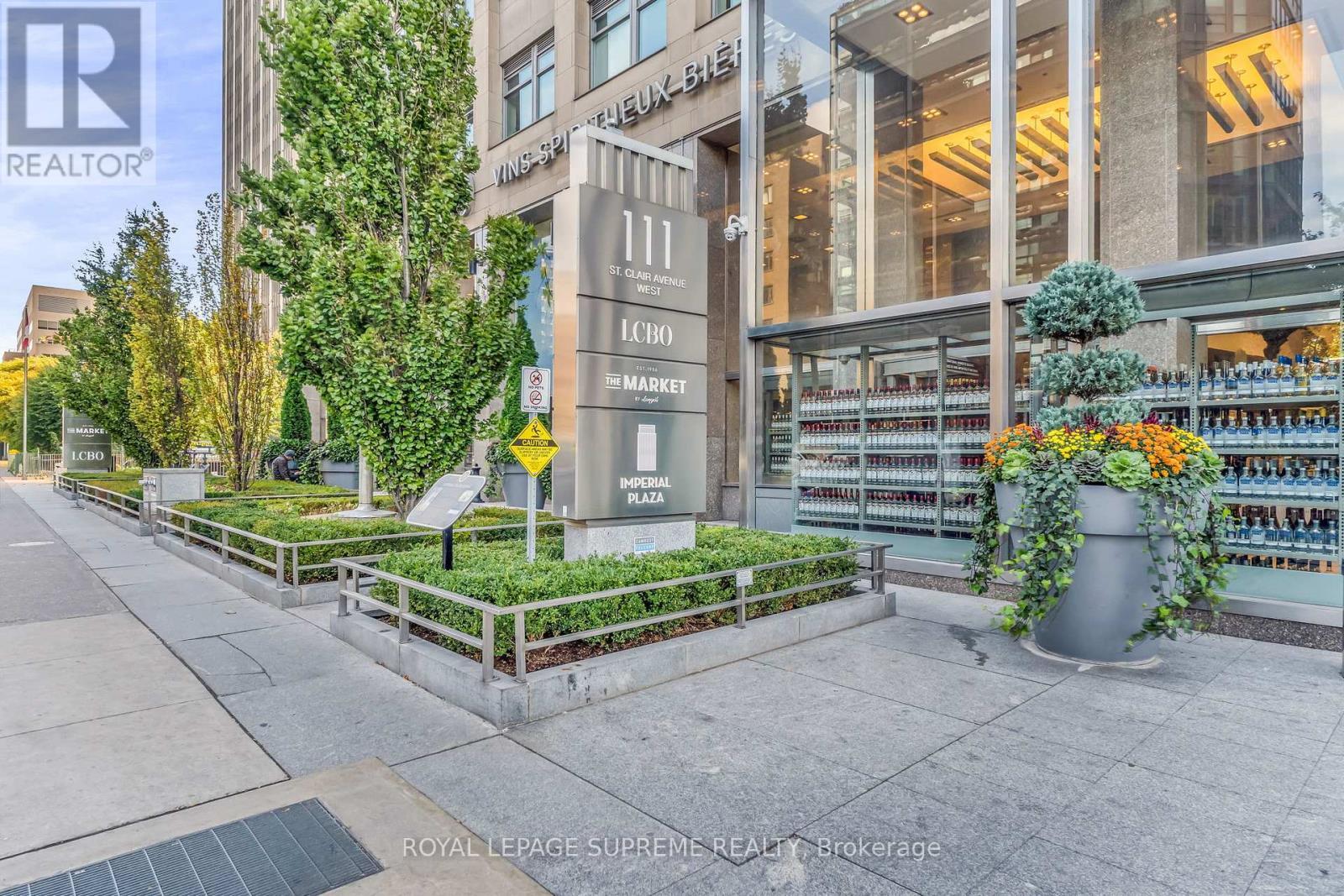 












604 - 111 ST CLAIR AVENUE W

,
Toronto,




Ontario
M4V1N5

