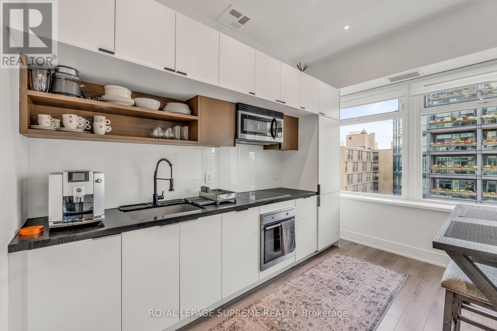 












604 - 111 ST CLAIR AVENUE W

,
Toronto,




Ontario
M4V1N5

