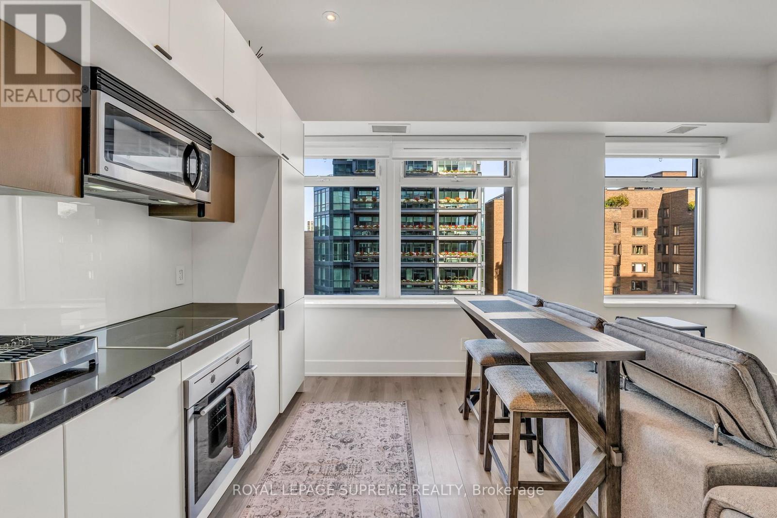 












604 - 111 ST CLAIR AVENUE W

,
Toronto,




Ontario
M4V1N5

