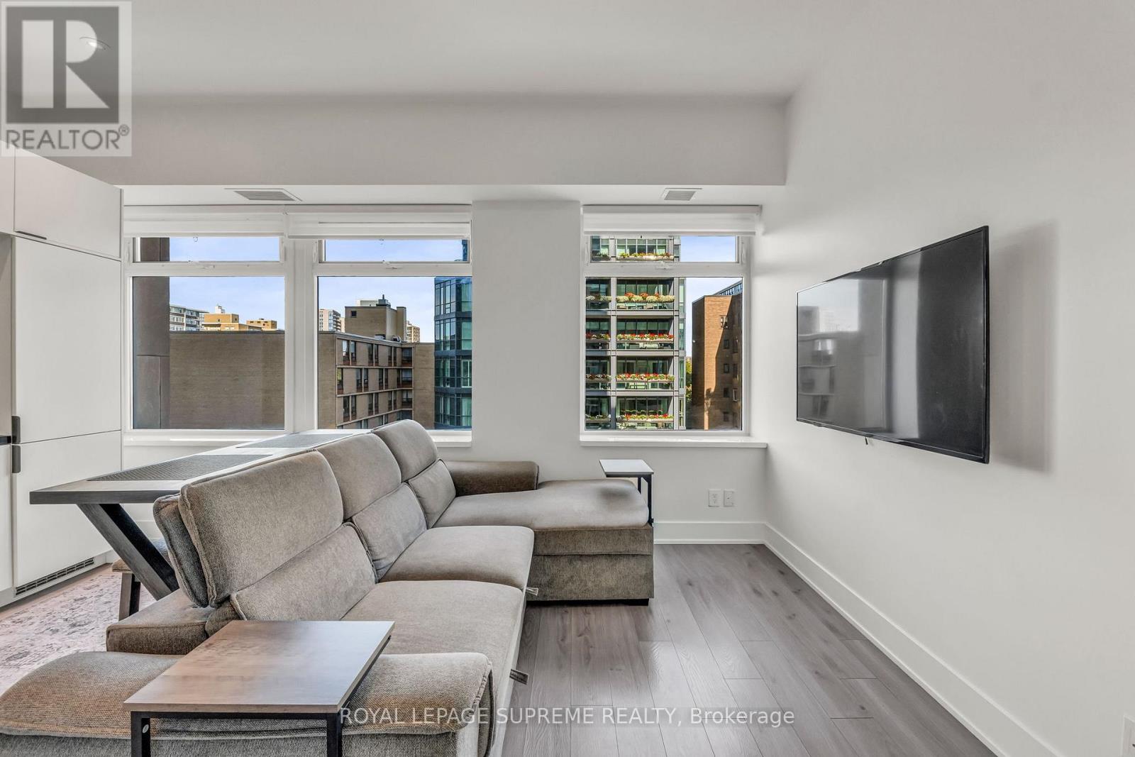 












604 - 111 ST CLAIR AVENUE W

,
Toronto,




Ontario
M4V1N5

