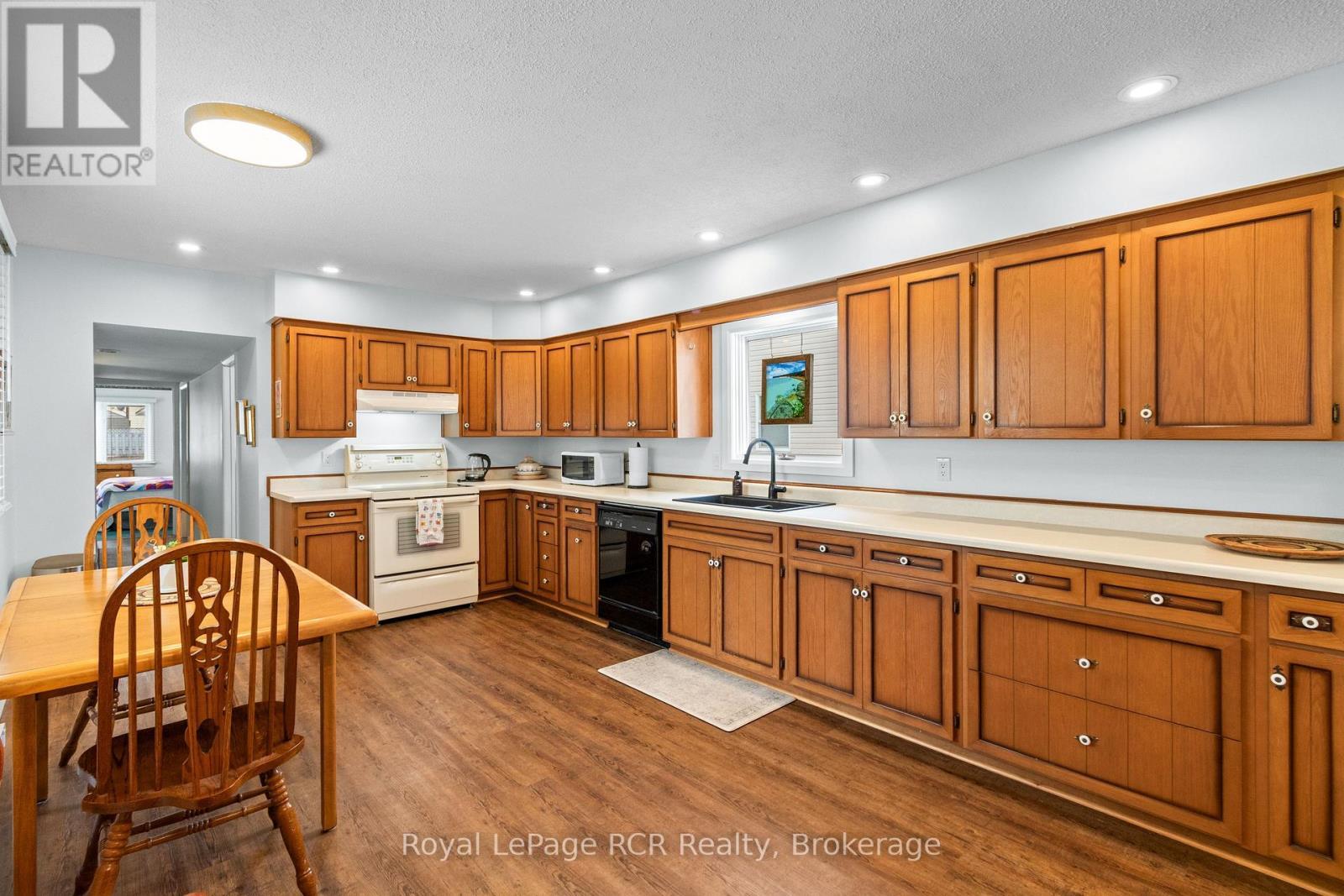 












496 BROWN STREET N

,
South Bruce Peninsula,




Ontario
N0H2T0

