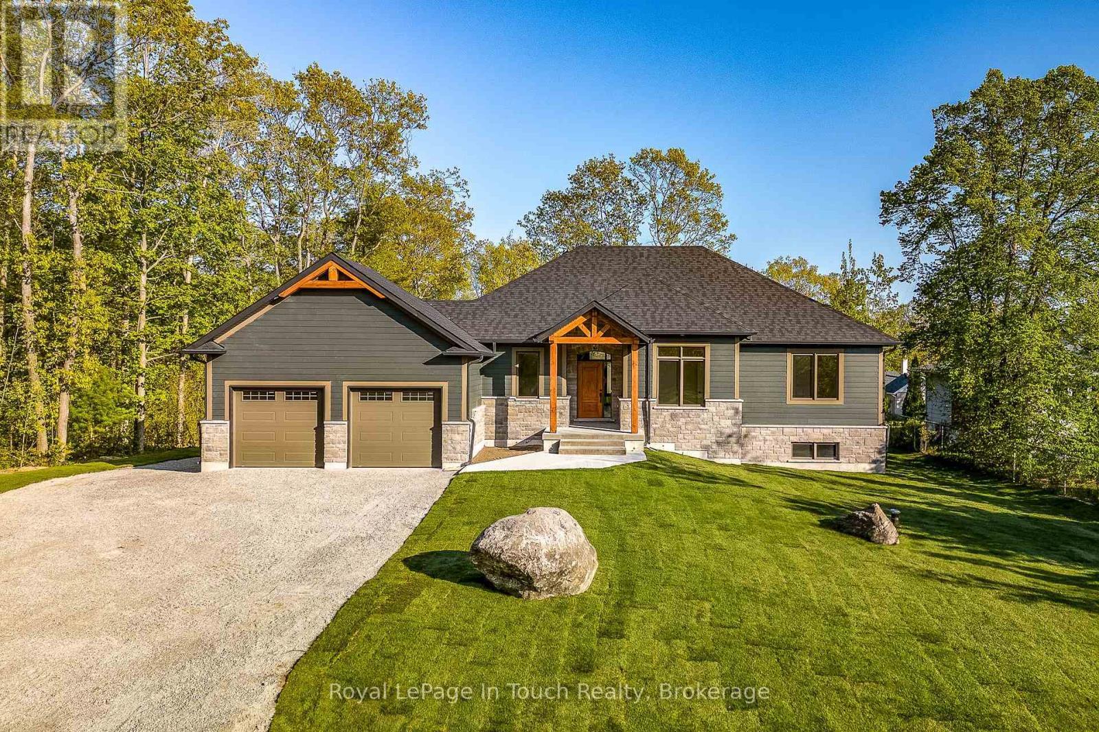 












125 TALL PINES DRIVE

,
Tiny,




Ontario
L9M0H4

