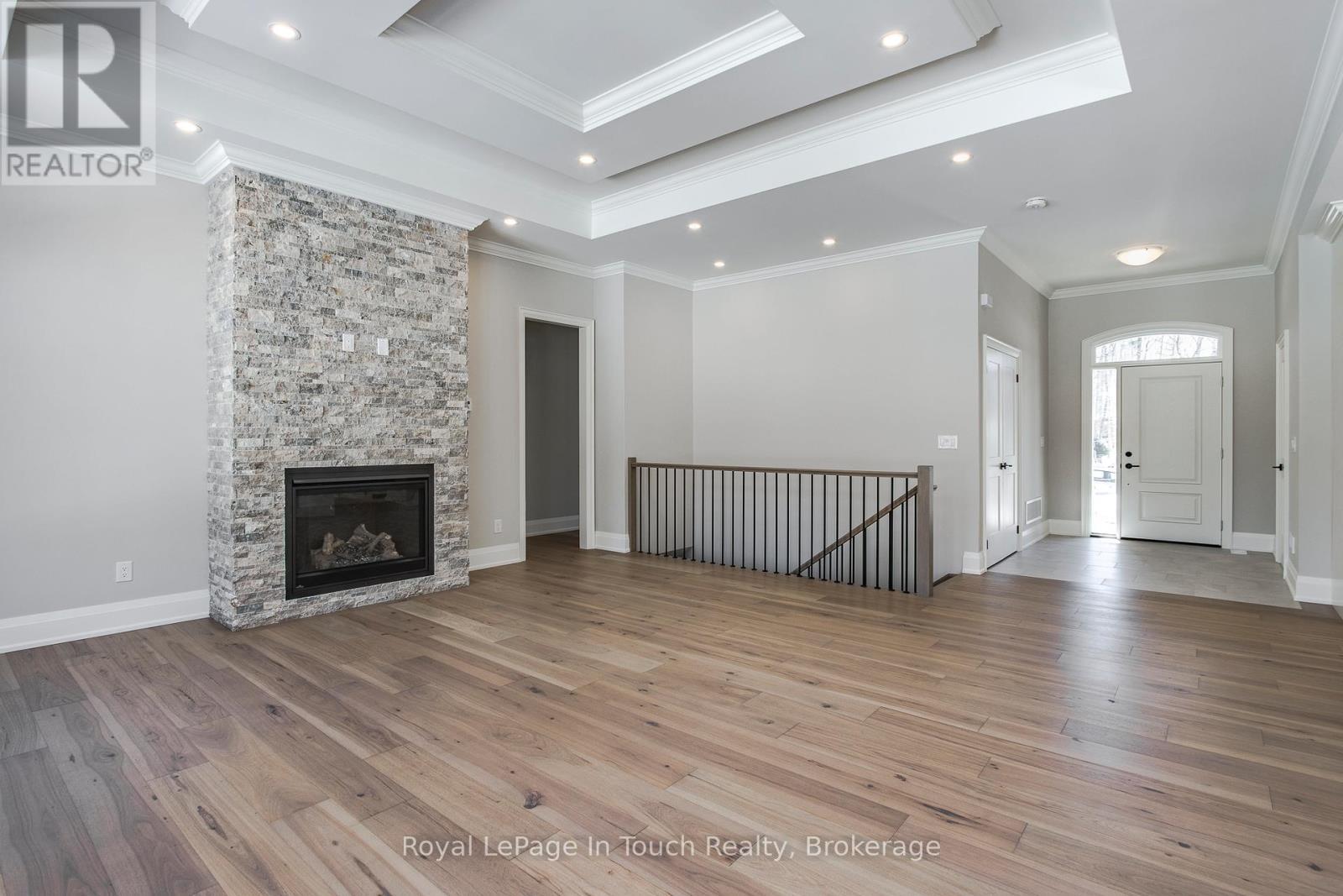 












125 TALL PINES DRIVE

,
Tiny,




Ontario
L9M0H4

