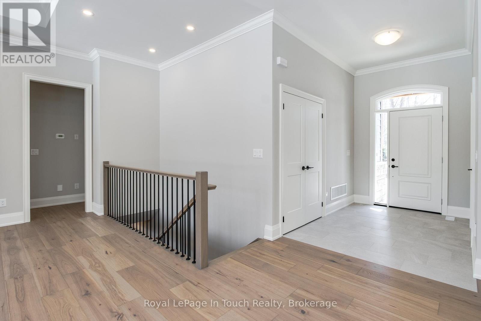 












125 TALL PINES DRIVE

,
Tiny,




Ontario
L9M0H4

