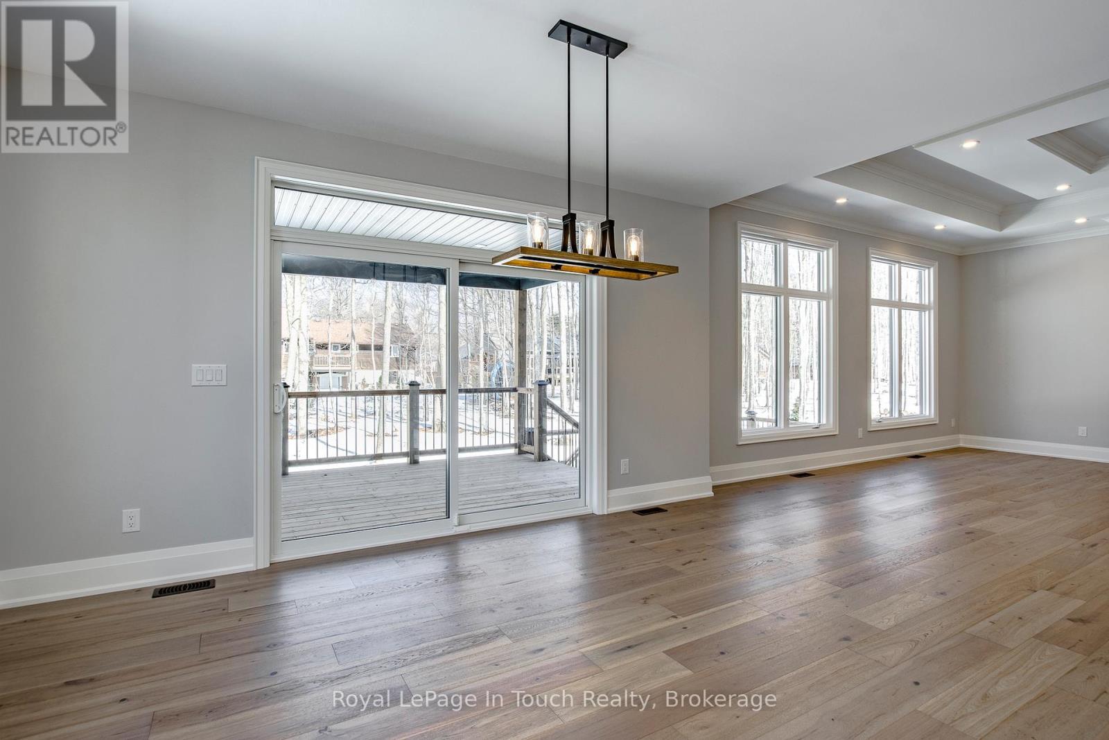 












125 TALL PINES DRIVE

,
Tiny,




Ontario
L9M0H4


