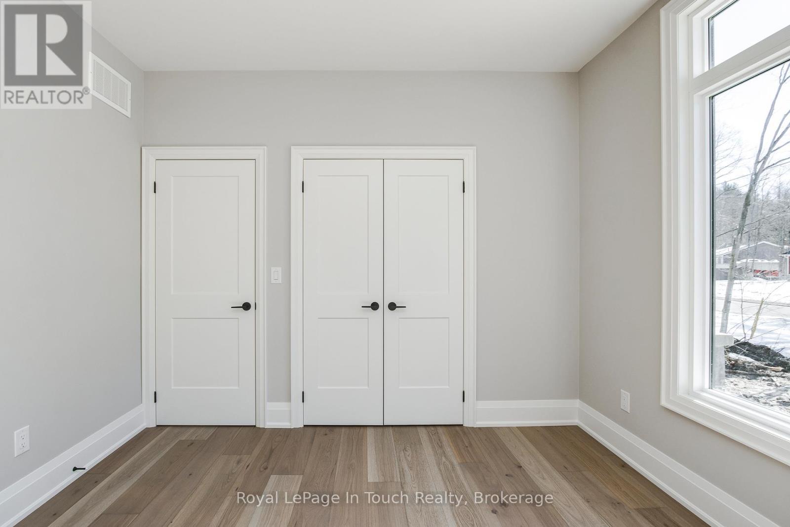 












125 TALL PINES DRIVE

,
Tiny,




Ontario
L9M0H4

