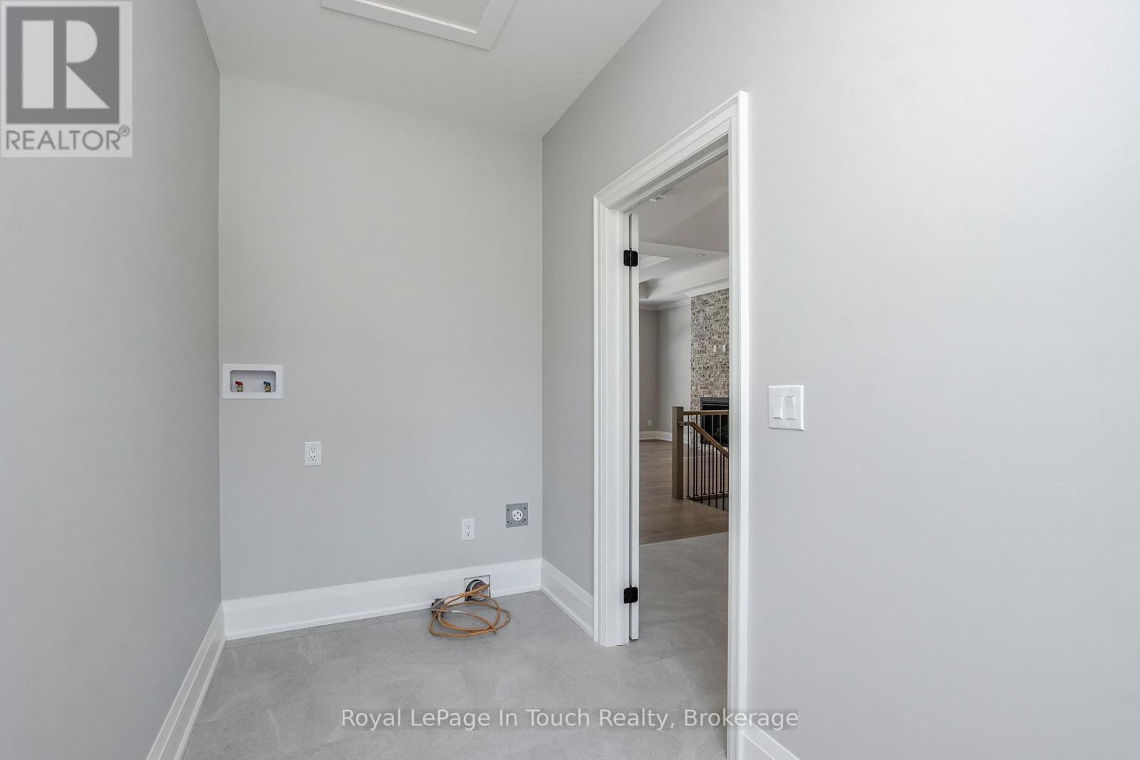












125 TALL PINES DRIVE

,
Tiny,




Ontario
L9M0H4

