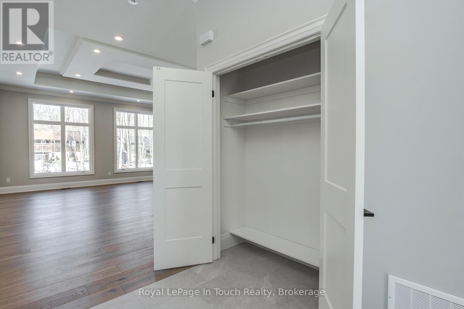












125 TALL PINES DRIVE

,
Tiny,




Ontario
L9M0H4

